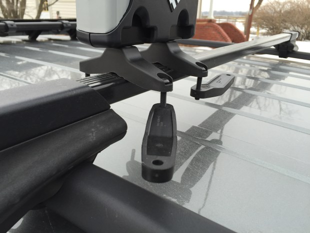 Thule-snowboard-rack-575-jeep-patriot005