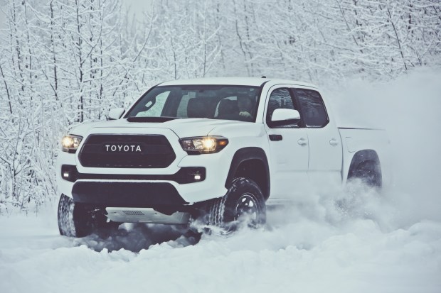2017_Toyota_Tacoma_TRD_Pro_1