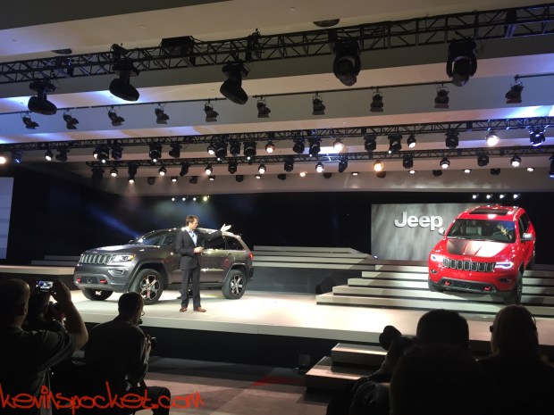 2017-Jeep-Grand-Cherokee-Trailhawk_NYIAS-Reveal_00046