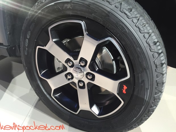 2017-Jeep-Grand-Cherokee-Trailhawk_NYIAS-Reveal_00048