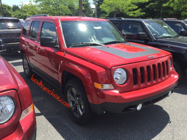 2016-Jeep-Patriot-Sport-SE_0603