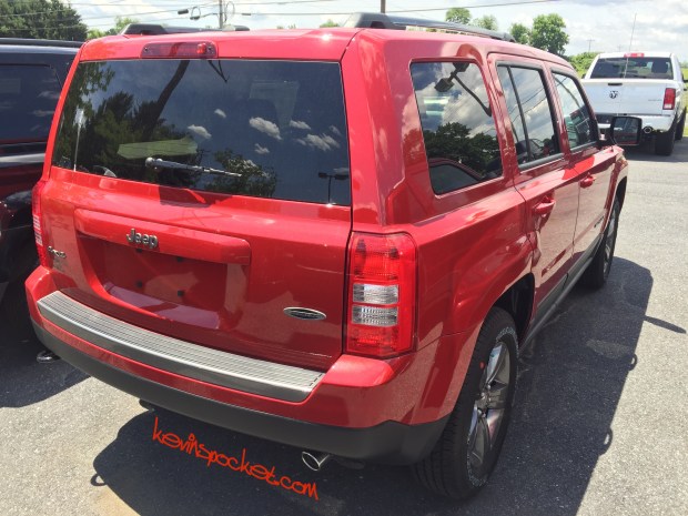 2016-Jeep-Patriot-Sport-SE_0606