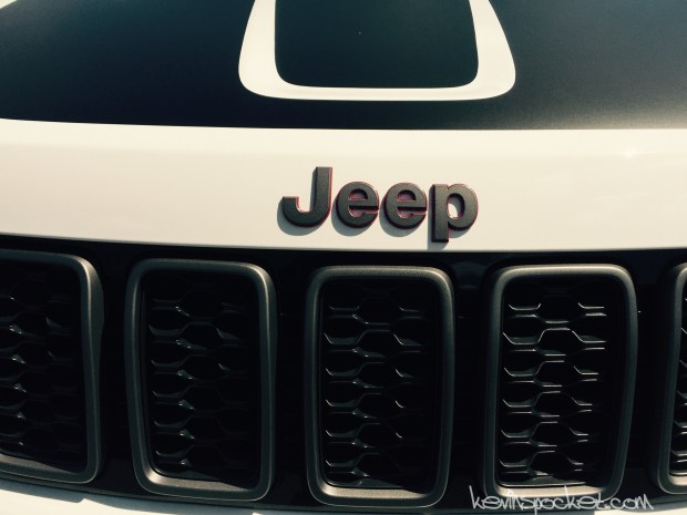 2017-Jeep-Grand-Cherokee-Trailhawk-White102